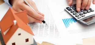 Відключення світла, води чи газу: як скасування мораторію вплине на боржників з комуналки