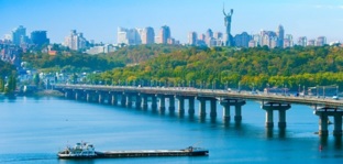 Дорогі та небезпечні: чи є альтернативи мостам через Дніпро у столиці?
