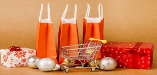 Що можна подарувати близьким до Різдва та Нового Року і скільки це коштуватиме