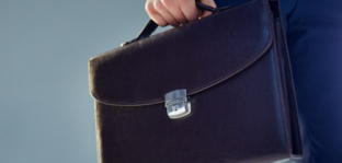 Зарплати та премії держслужбовців в Україні