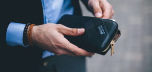 Мінімальна зарплата 2026: як зміняться доходи в Україні та ЄС