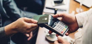 Готівка чи картка: як в Європі та США розраховуються за покупки