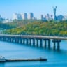 Дорогі та небезпечні: чи є альтернативи мостам через Дніпро у столиці?